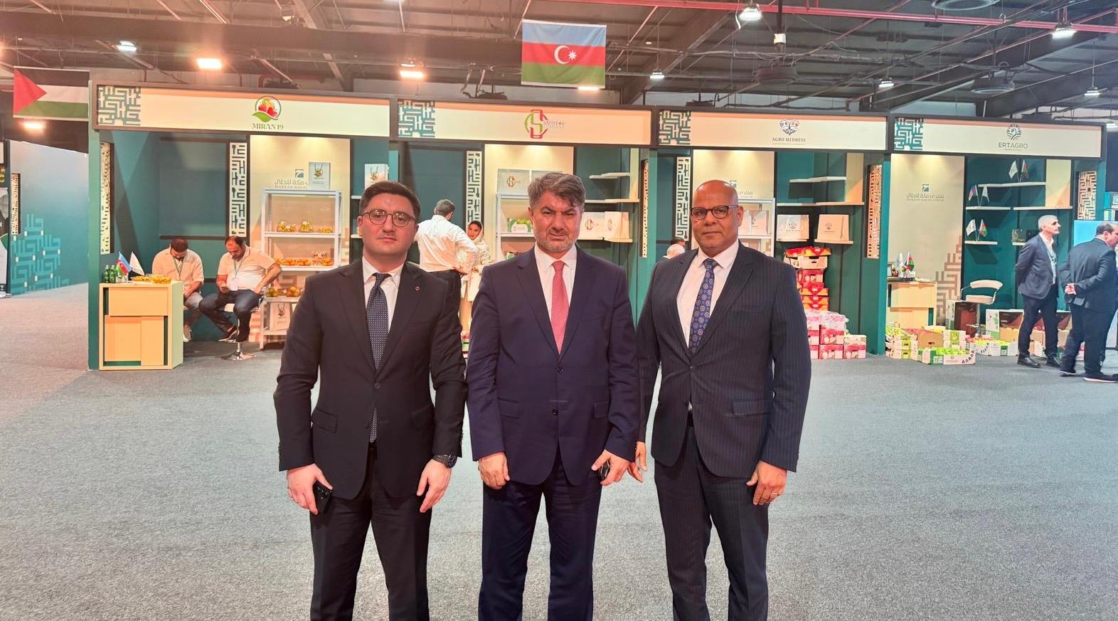 TÜİB İdarə Heyətinin sədri Hüseyin Büyükfırat Məkkə şəhərində keçirilən beynəlxalq halal sərgidə iştirak edərək Azərbaycan pavilyonunu ziyarət edib.